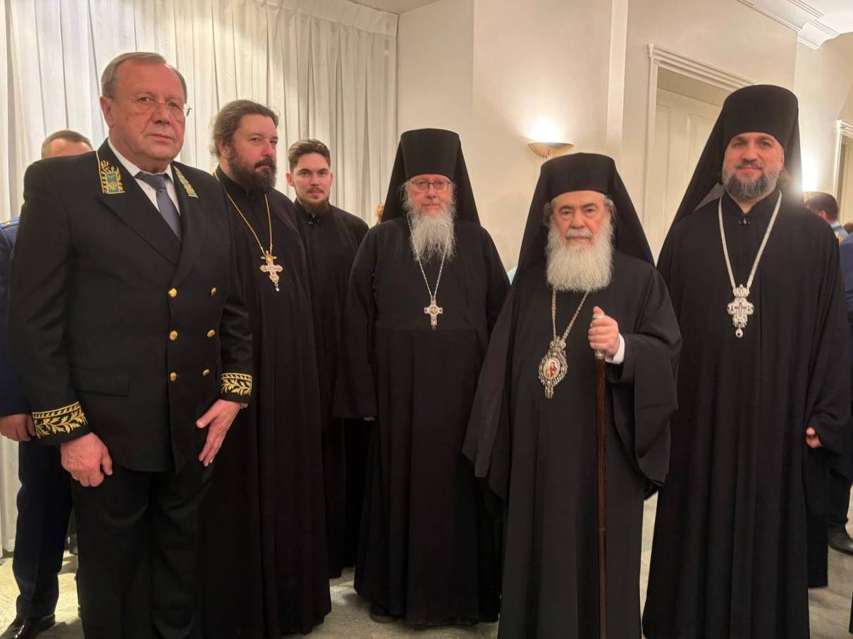 Иерусалимский Патриарх Феофил посетил российское посольство в Израиле
