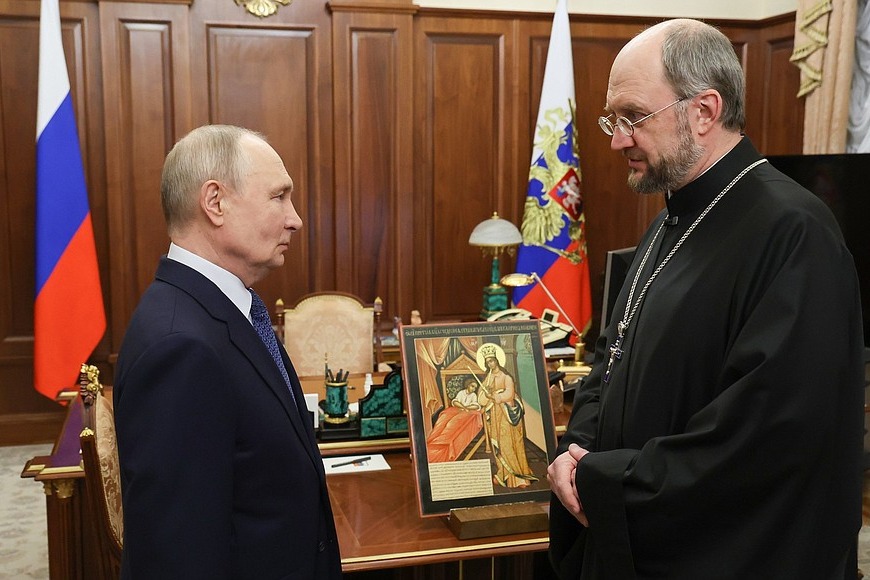 Владимир Путин и протоиерей Александр Ткаченко