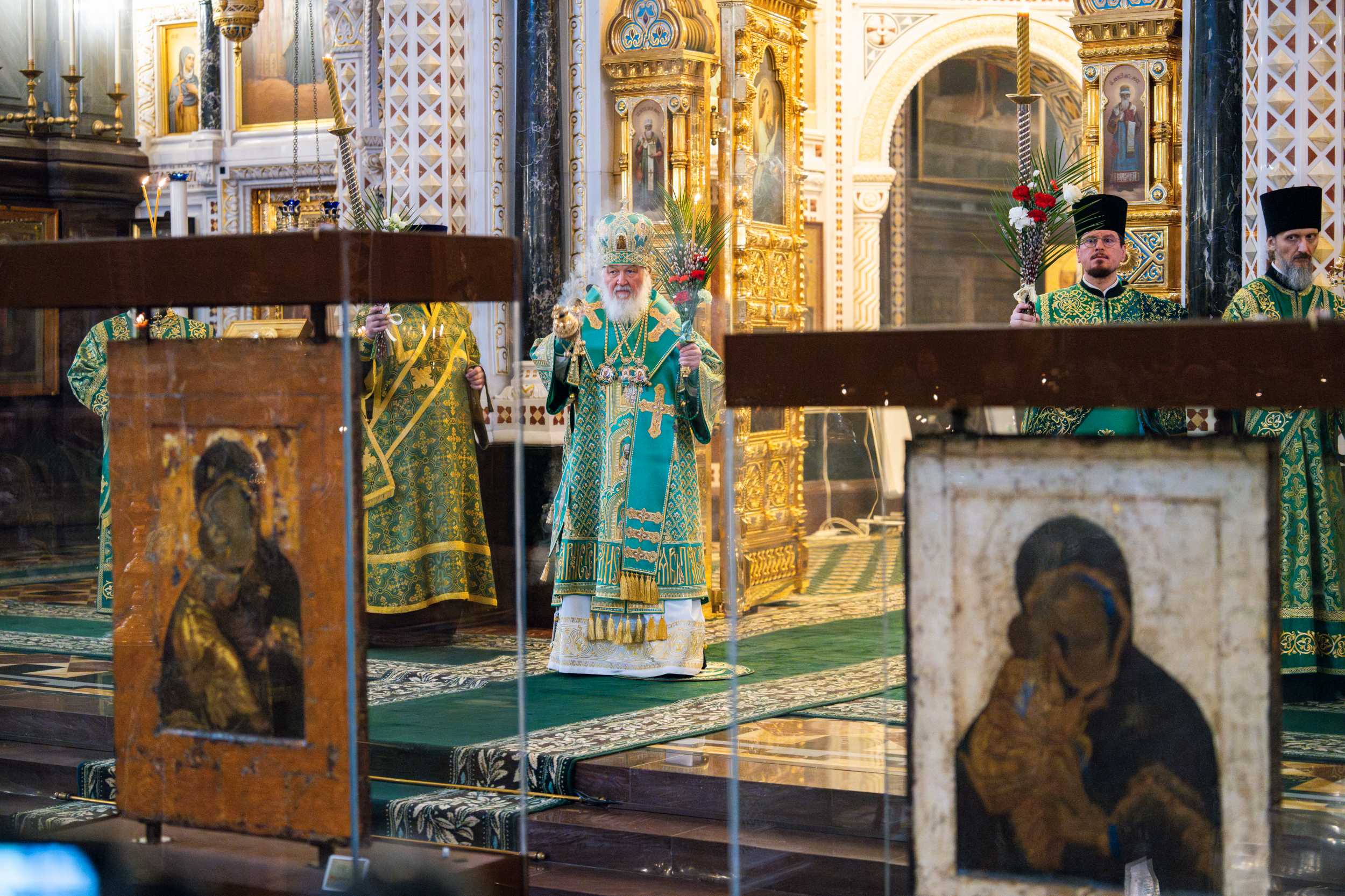 Святейший Патриарх Кирилл поблагодарил российские власти за возвращение Владимирской и Донской икон Божией Матери