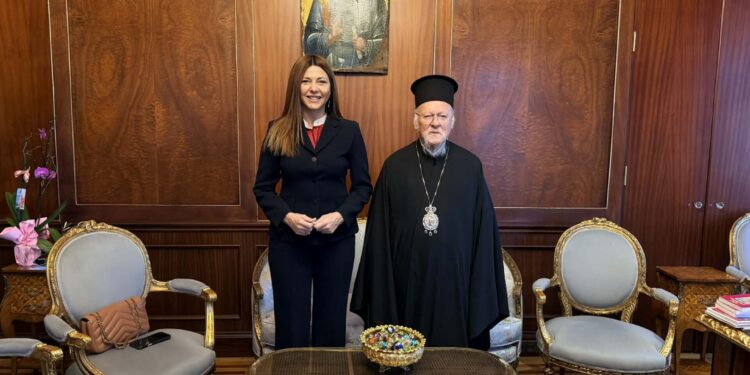 Патриарх Варфоломей и министр образования и по делам религий Греции София Захараки