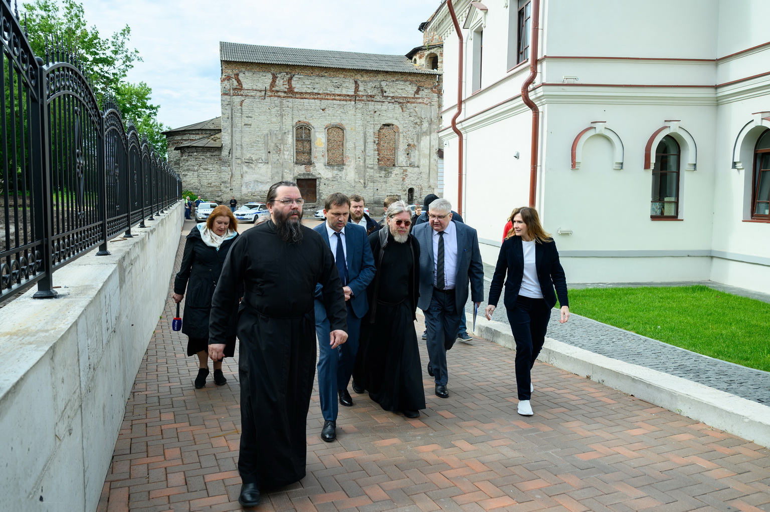 Митрополит Псковский Матфей и глава Патриаршего совета по культуре митрополит Крымский Тихон осмотрели реставрируемые объекты