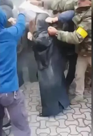 Избиение митрополита Черкасского Феодосия при захвате кафедрального собора