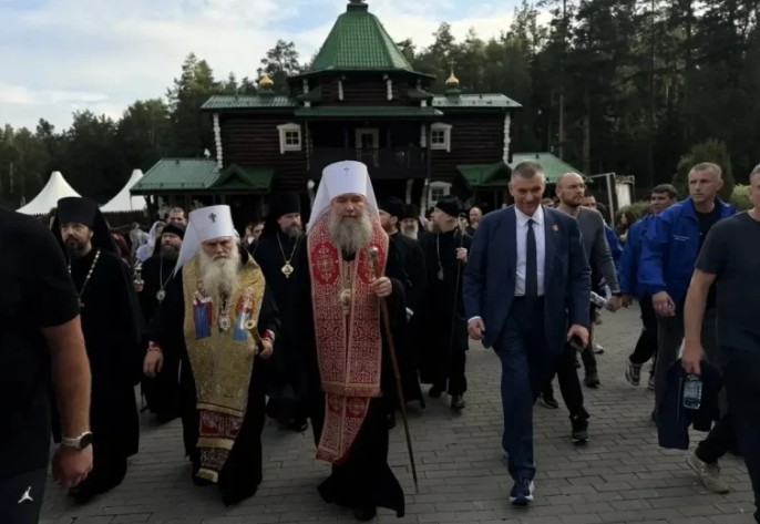 В Екатеринбурге прошёл многотысячный Царский Крестный ход