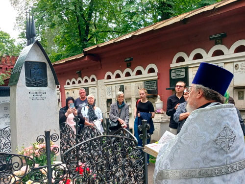 В Москве отслужили панихиду на могиле русского писателя А.П. Чехова