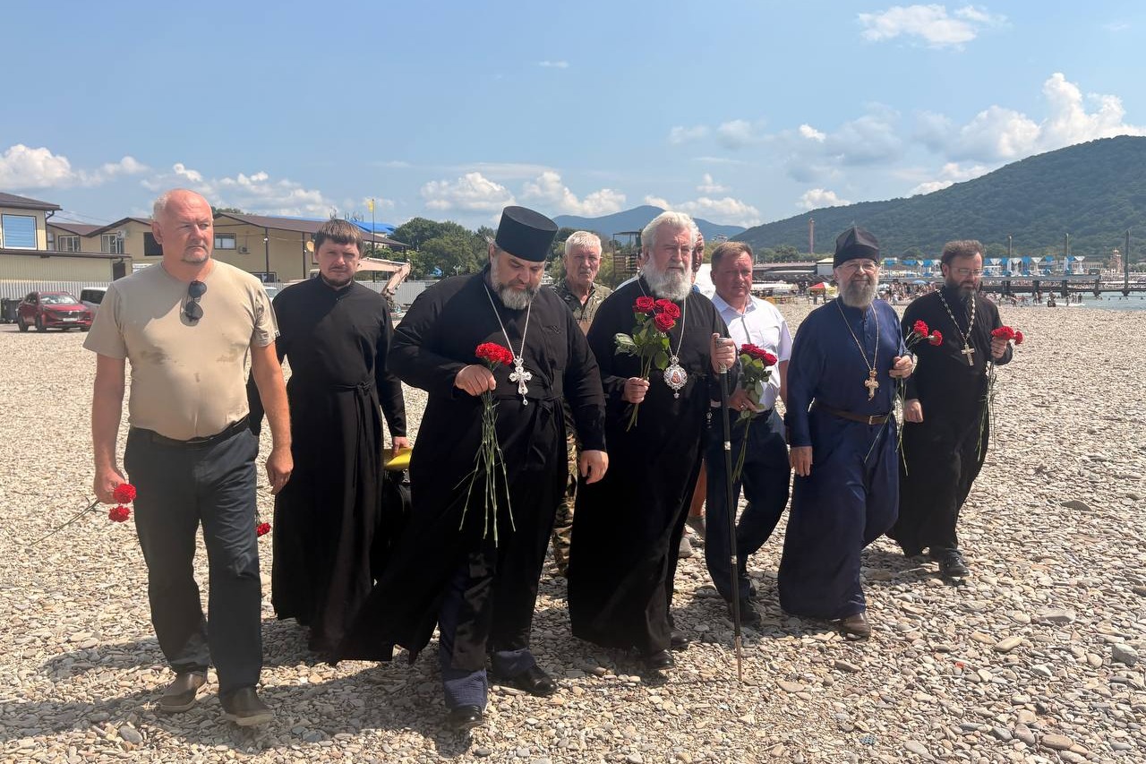 Епископ Новороссийский Сергий совершил литию по мирным жителям, погибшим в результате удара украинского БПЛА