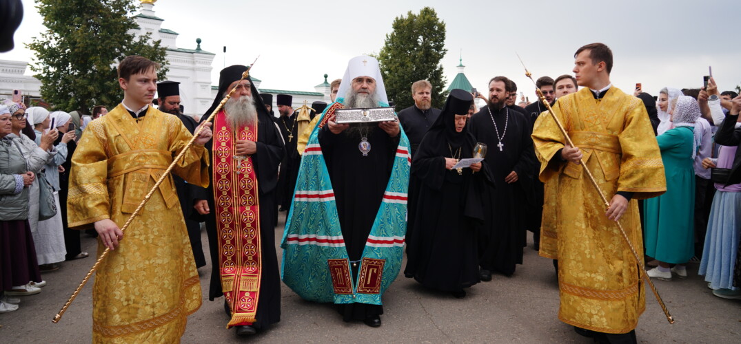 В Дивеево встретили ковчег с десницей святителя Спиридона Тримифунтского