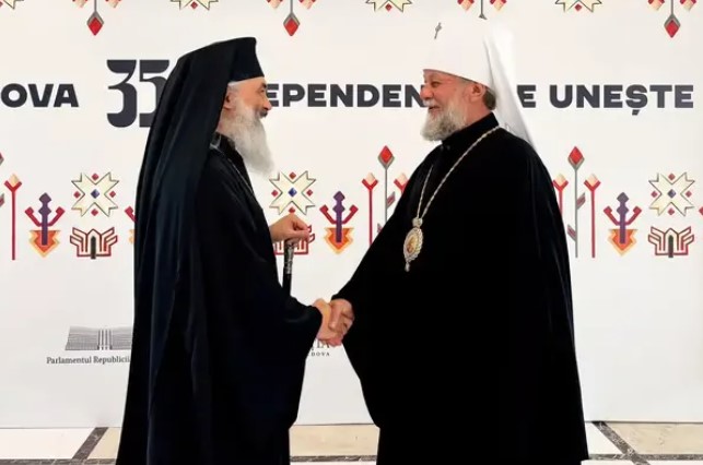 Митрополит Кишиневский Владимир встретился с главой *Бессарабской митрополии* митрополитом Антонием