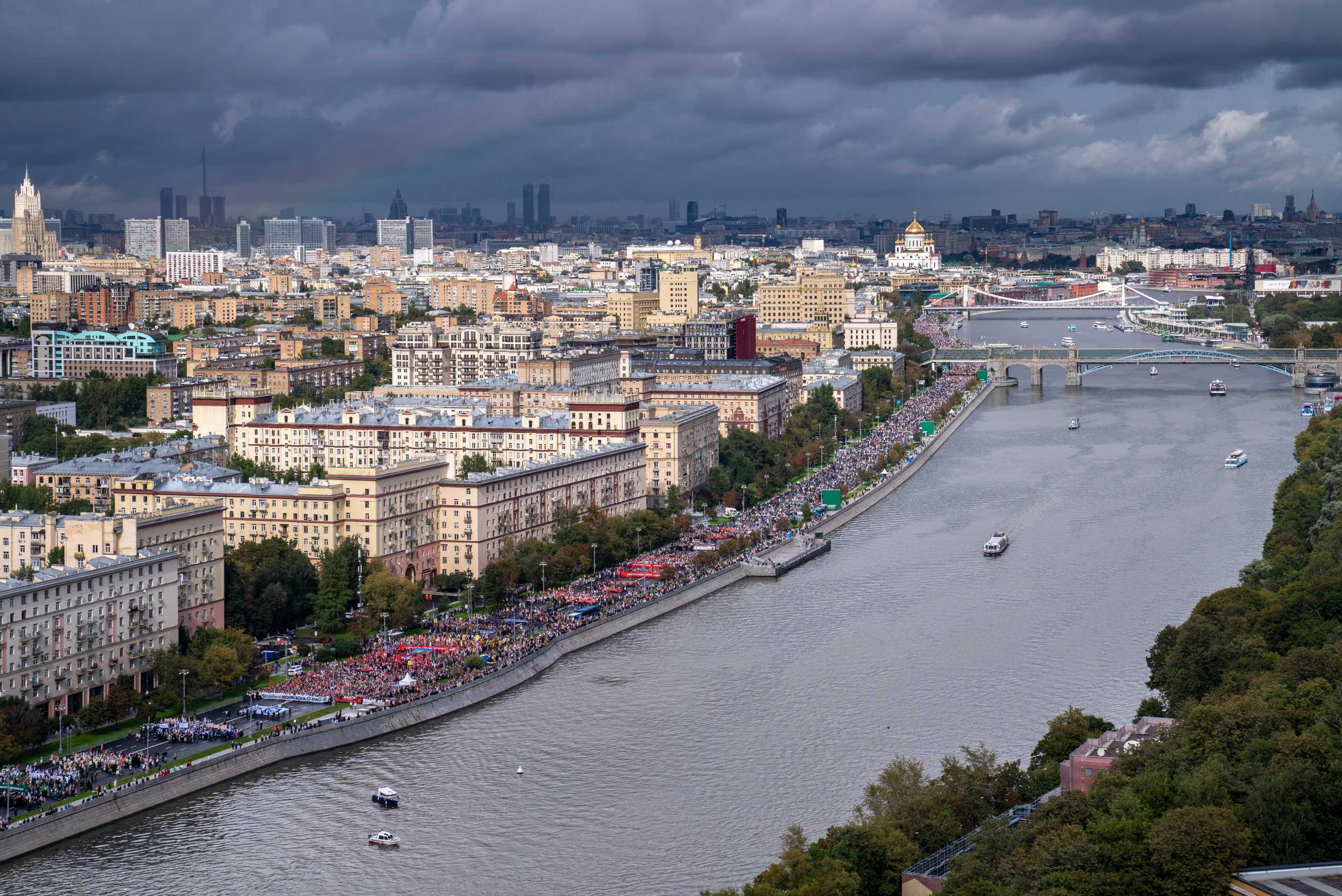 Святейший Патриарх Кирилл возглавил Общемосковский Крестный ход. Фото &ndash; Фома Гришечко, Патриархия.ру