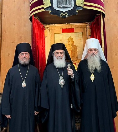 Иерусалимский Патриарх Феофил принял митрополита Санкт-Петербургского и Ладожского Варсонофия и сопровождавшую его группу паломников.  Фото &ndash; РДМ