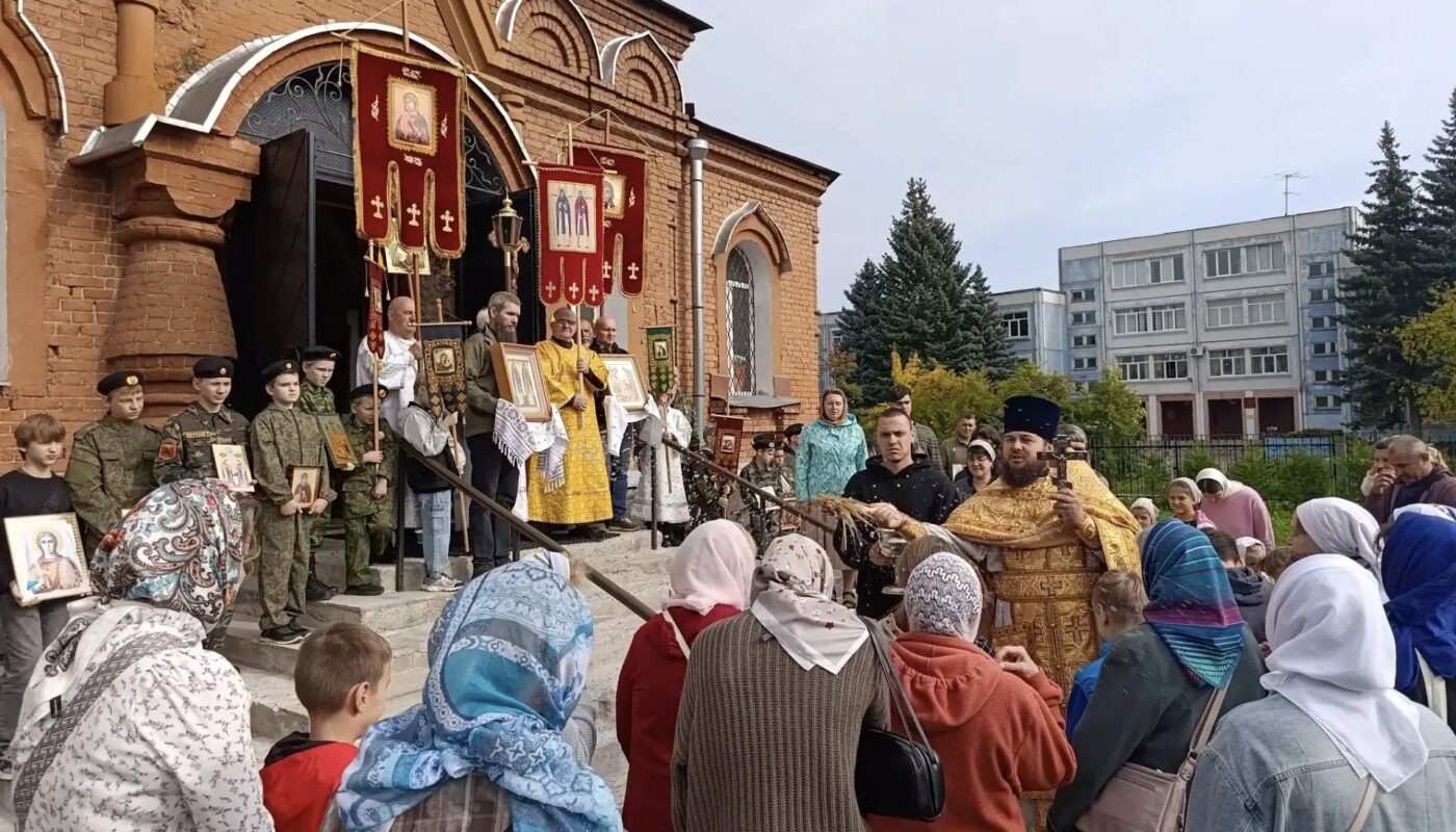 В Твери прошёл Крестный ход в честь преподобных Александра Пересвета и Андрея Осляби