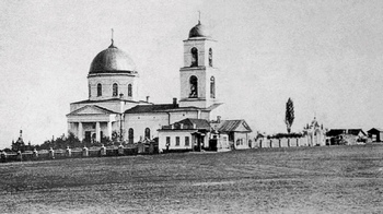 Крестовоздвиженский храм Хвалынска. Фото начала XX века