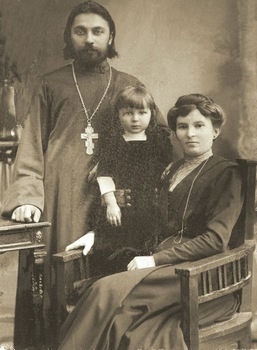 С дочерью Ольгой. 1913 год