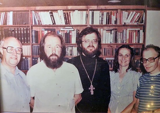 Отец Виктор и матушка Мария с А.И. Солженицыным, М.Л. Ростроповичем и А. Гинзбургом.