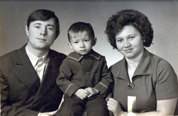 Владимир Севрюков с родителями