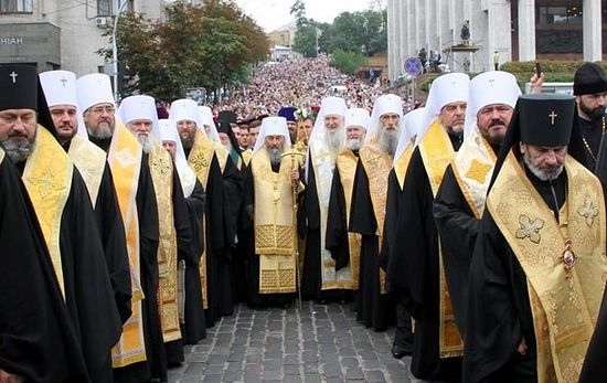 Крестный ход в Киеве в честь 1000-летия кончины равноапостольного князя Владимира