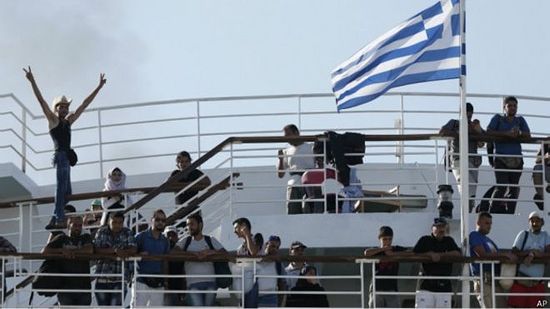 2,5 тысячи мигрантов с островов привезли в Афины