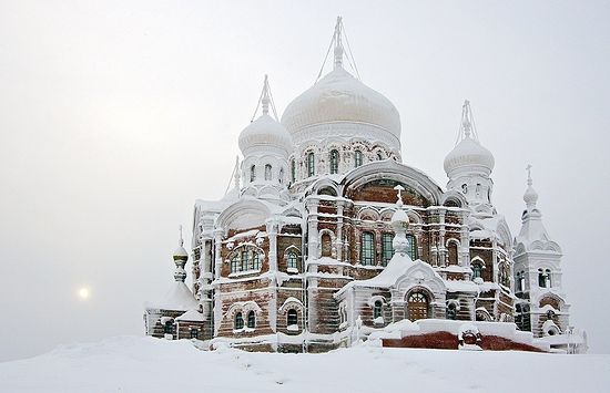 Основанный отцом Варлаамом Белогорский Никольский монастырь, Пермский край. Фото: Петр Захаров