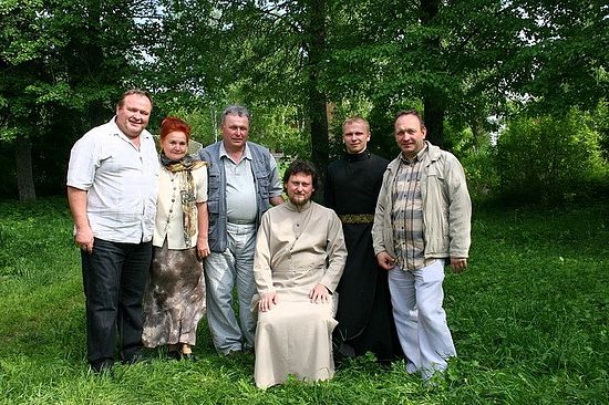 Отец Алексий Сорокин, братья Сойкины и прихожане Преображенского храма в Спасоко-Куркино