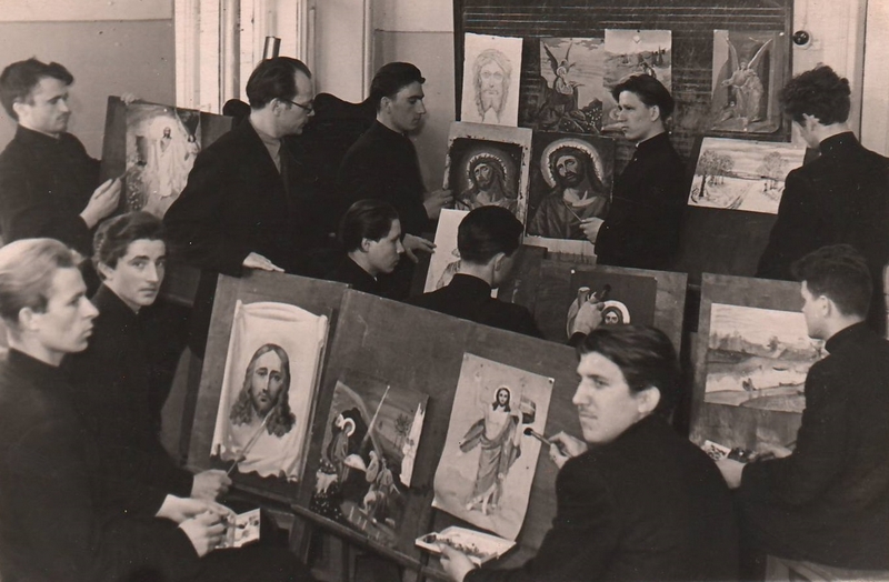 Иконописный кружок, отец Николай – в правом нижнем углу