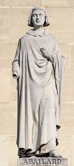 Статуя Петра (Пьера) Абеляра на здании Луврского дворца в Париже