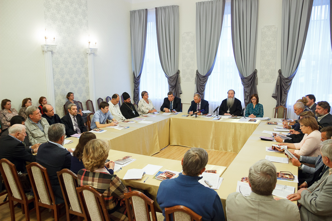 В Новосибирске прошло заседание Совета по культуре и образованию ВРНС