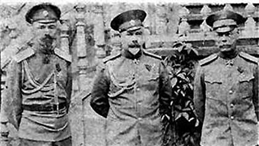 Первые лица Добровольческой армии: генералы, Михаил Алексеев, Антон Деникин, Сергей Марков (справа…