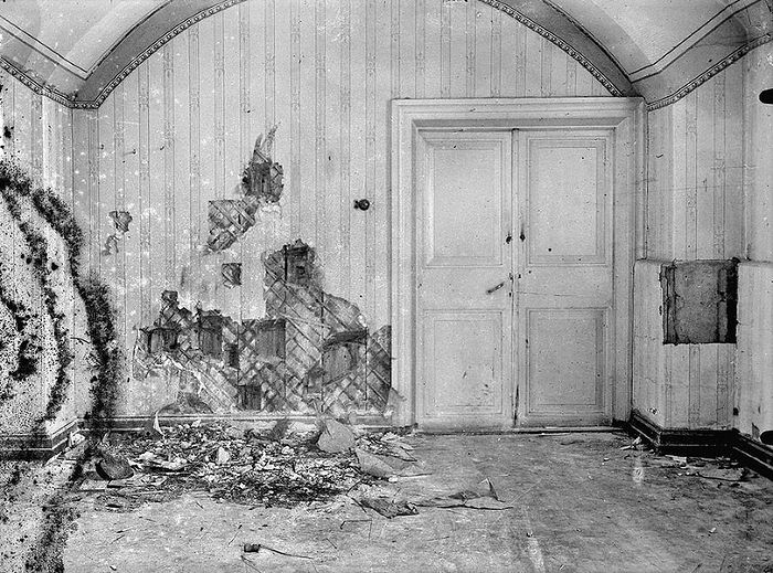 Восточная стена подвальной комнаты в доме Ипатьева, где была убита Царская Семья
