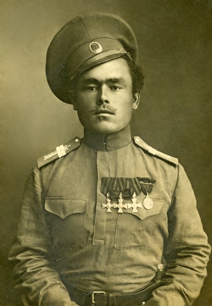 Младший урядник 1-го Оренбургского казачьего полка Харитон Зонов. Фото из частного собрания.