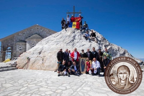 Президент Молдовы Игорь Додон совершил восхождение на Вершину Святой Горы Афон