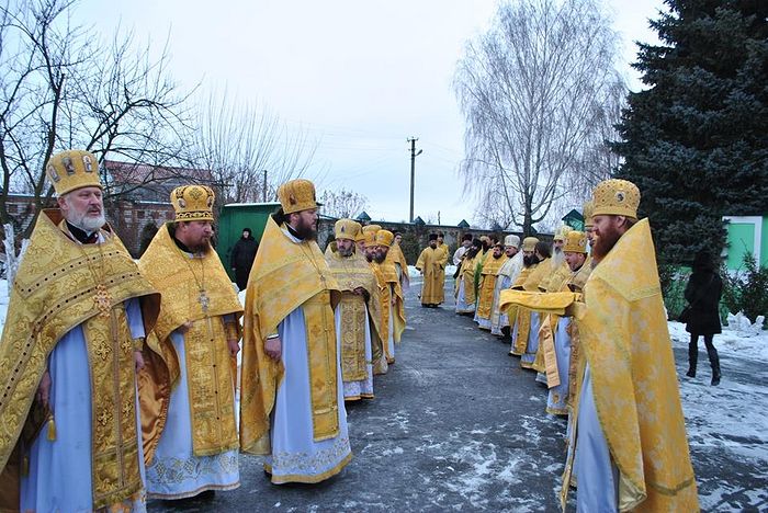 На праздник обители прибыло многочисленное духовенство епархии