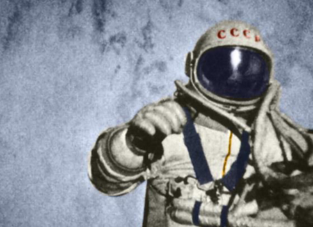Космонавт Алексей Леонов стал первым человеком, совершившим выход в открытый космос. Это произошло 18 марта 1965 года. 