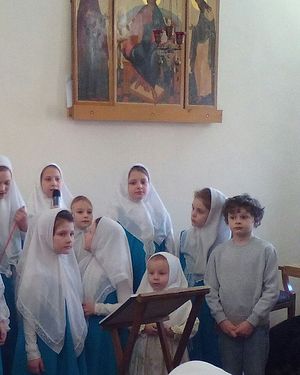 Ефим и Злата поют в детском хоре