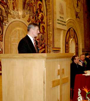 В.Клыков выступает на VII Всемирном русском соборе